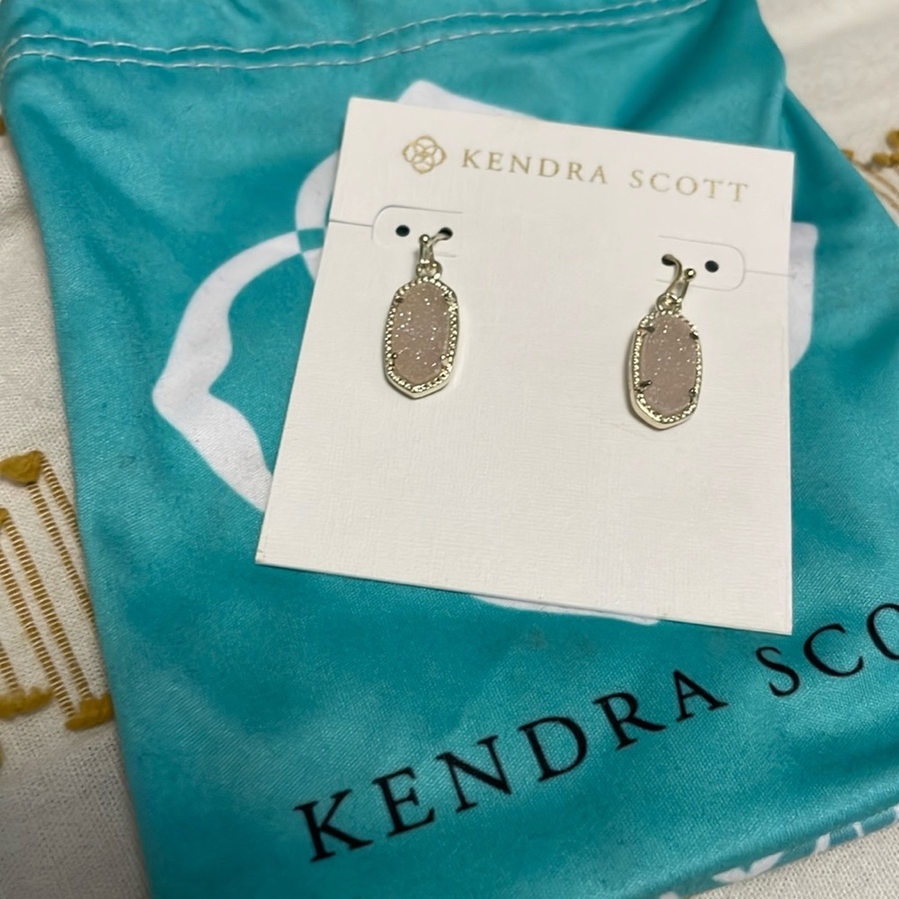 Kendra Scott Lee gold drop earrings . Brand new never worn . NWT